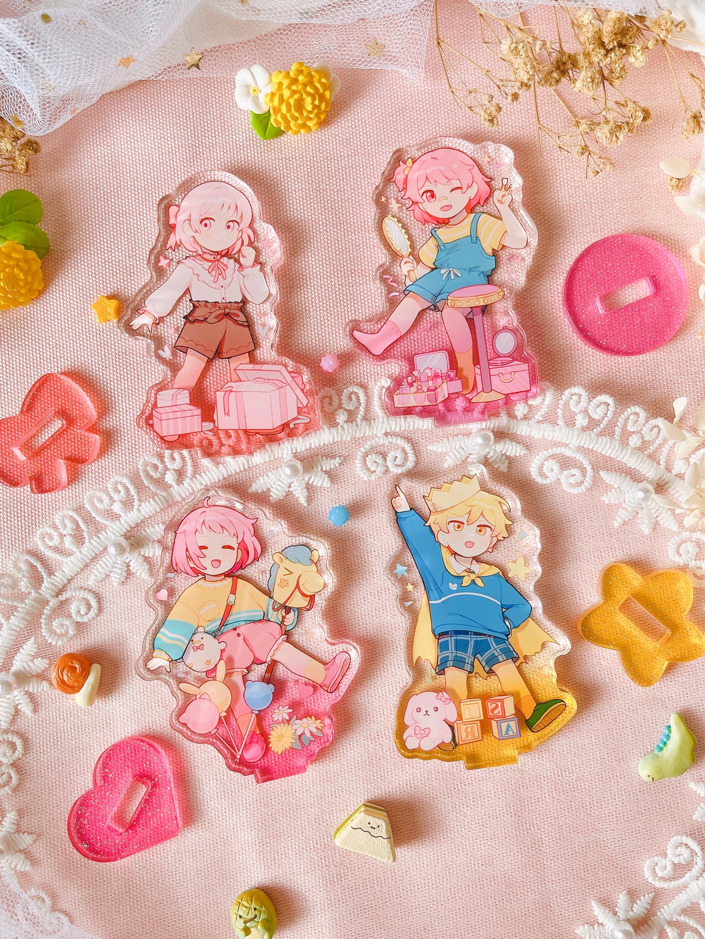 Proseka Kiddo Standees