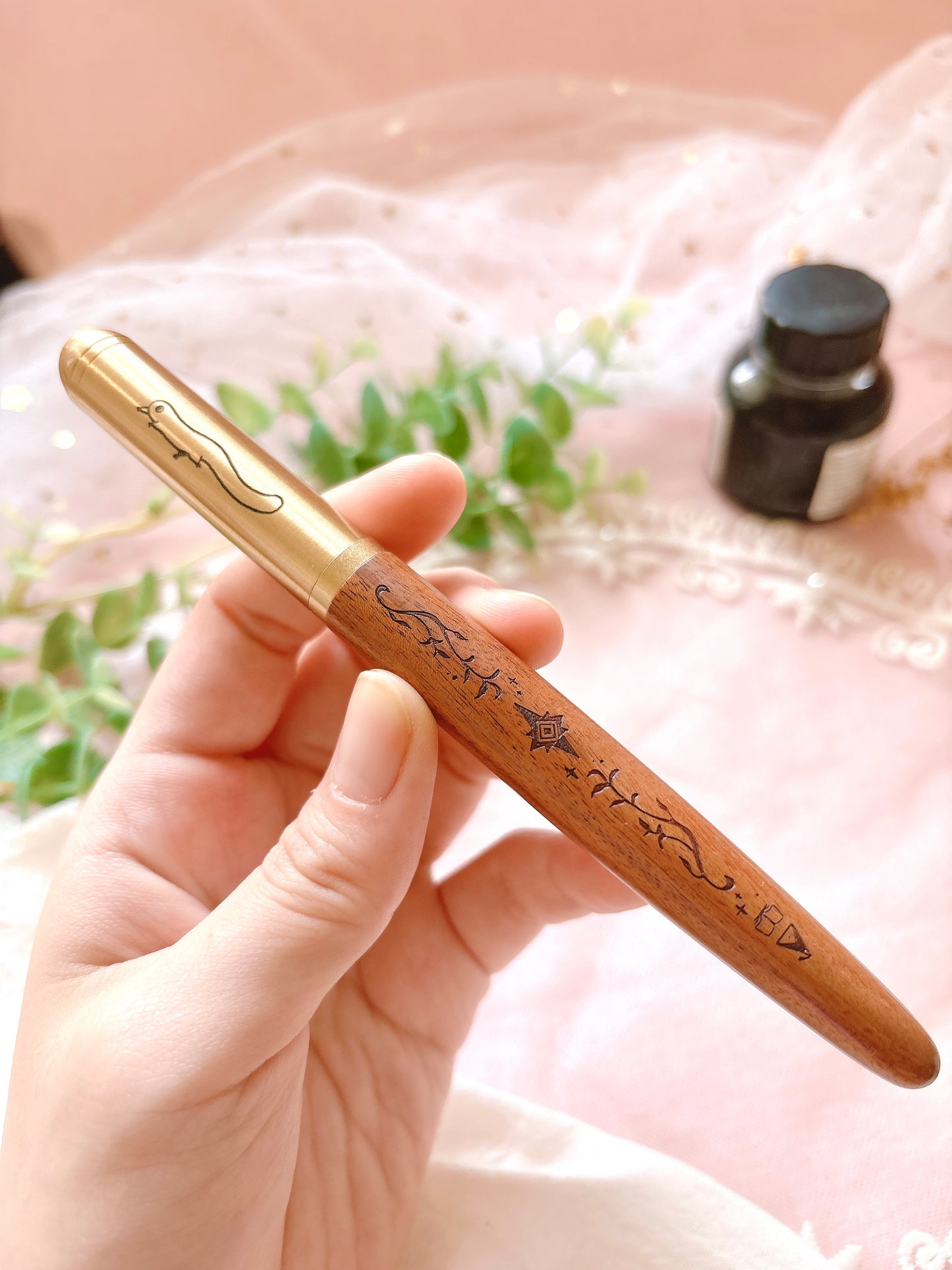 [PREORDER] WHA Pen and Pouch Set (SHIPS SEPT)